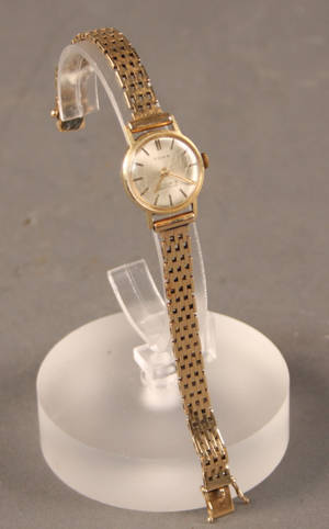 Dameur med guldlænke