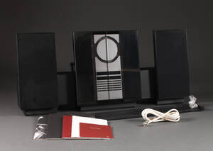 Bang  Olufsen. BeoSound 3000, beolab 2500 samt vægbeslag 