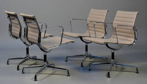 Charles Eames. Sæt på fire armstole kontorstole, model EA 108 4