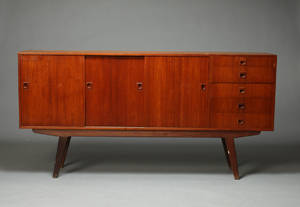 Dansk møbelproducent. Skænk