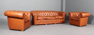 Chesterfieldstue. Trepers. sofa samt to hvilestole i brun læder 3