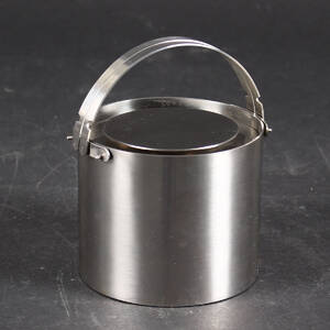 Arne Jacobsen, isspand