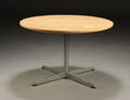 Arne Jacobsen. Cirkulært sofabord, bøgetræ