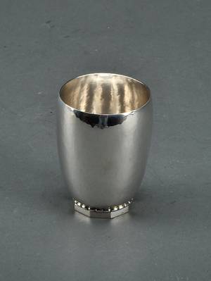 Tidligt Georg Jensen bæger af sterling sølv