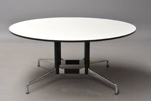 Charles Eames. Segmented Table Ø 160 cm