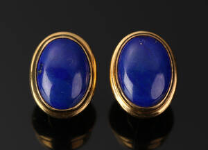 Øreclips med lapis lazuli i 18 kt guld. 2