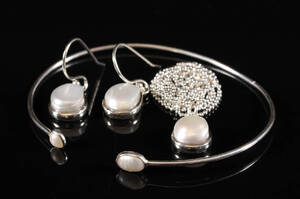 Smykkesæt af sterlingsølv med ferskvandskulturperler 5
