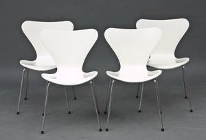 Arne Jacobsen 1902-1971 Sæt på fire stole model 3107 4