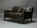 Dansk møbelproducent. To-pers. sofa