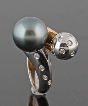 Platinium  18K gold ring with diamonds and tahiti pearl approx. 0.17ct.