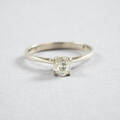 Ring i vitguld diamant