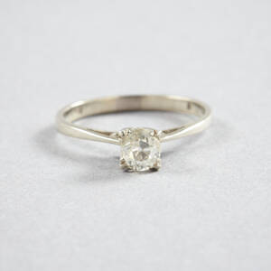 Ring i vitguld diamant