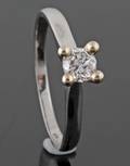 18Kt Diamond Solitaire Ring approx. 0.41ct. With IGI appraisal Report.