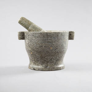 Mortel med stöt i kolmårdsmarmor