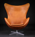Arne Jacobsen. Lænestol Ægget ,nybetrukket med cognacfarvet læder  Denne vare er sat til omsalg under nyt varenummer 4124172