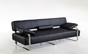 Italiensk design. 3-pers. sofa betrukket med sort læder