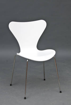 Arne Jacobsen 1902 - 1971. Stol syveren, model 3107