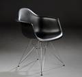 Charles Eames 1907 - 1978. Armstol, model DAW
