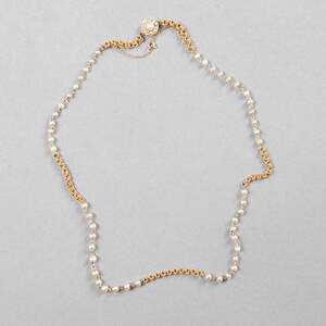 Collier i 18 k guld orientpärlor