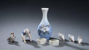 En samling porcelæn Royal Copenhagen og BG bestående af 8 dele.