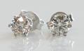 Par brillantørestikker, ca. 0.66 ct. 2