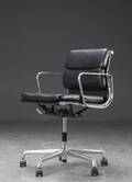 Charles Eames. Soft Pad kontorstol, Model EA-217