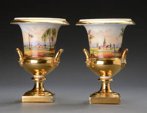 Par prydvaser af porcelæn