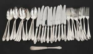 Bestickservisdelar i silver, modell Haga, 1933