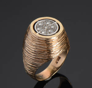 Ring af guld med brillanter, ca 0.20 ct