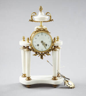 Bordspendyl i gustaviansk stil