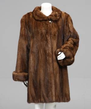 Saga mink, frakke ca. str. 42.