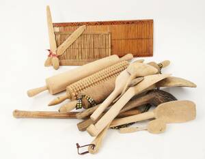 Parti allmogeföremål, bl.a. 1800-tal