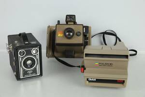 POLAROIDKAMEROR, 2 st, samt LÅDKAMERA