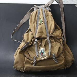 RYGGSÄCK, retro, militärgrön.