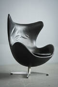 Arne Jacobsen, Ægget sort læder
