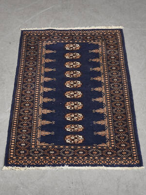Orientalsk håndknyttet tæppe. 126 x 80 cm Denne vare er sat til omsalg under nyt varenummer 4623147