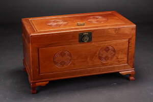 Kiste af kamfertræ Denne vare er sat til omsalg under nyt varenummer 4602121