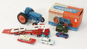 Leksaksbilar 5 delar, bl.a. Corgi  Dinky Toys