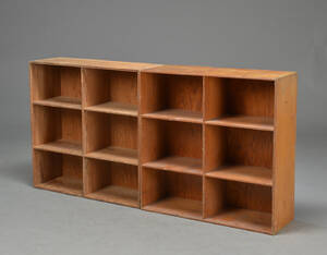 Mogens Koch. To reolmoduler af pitch pine 2