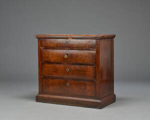 Kommode af mahogni, 1800-tallet. 
