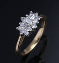 Engelsk diamantring af 18 kt. guld og rhodineret guld, i alt ca. 0.45 ct