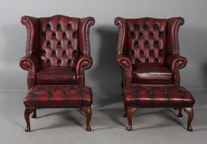 Chesterfield. Par  hvilestole med tilhørende skamler. 4