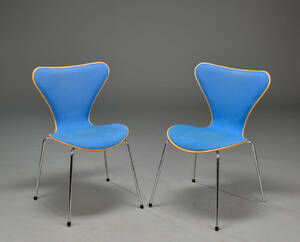 Arne Jacobsen, par stole, model 3107 forsidepolstret 2