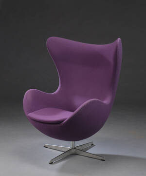 Arne Jacobsen. Lænestol Ægget, lilla uld