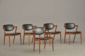 Kai kristiansen f. 1929 Sæt på fem stole af teak med sort skai 5