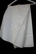 VIT BRODERAD DUK 144 X 140 CM
