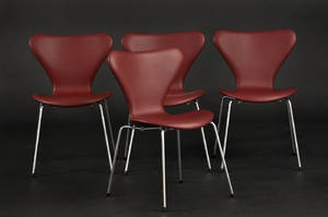 Arne Jacobsen 1902-1971 Sæt på fire stole model 3107 Syveren i vinrødt læder 4