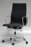 Charles Eames. Kontorstol, model EA-119, sort hopsak med poleret stel