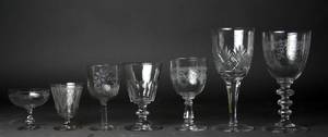 Diverse ældre glas med- og uden slibningerætsninger 52