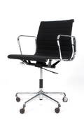 Charles Eames. Kontorstol, model EA 117 Denne vare er sat til omsalg under nyt varenummer 4331087